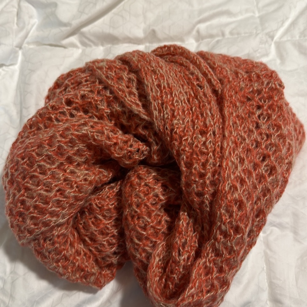 NWOT LOFT Vintage Cozy Knit Infinity Scarf in Coral - Picture 2 of 3